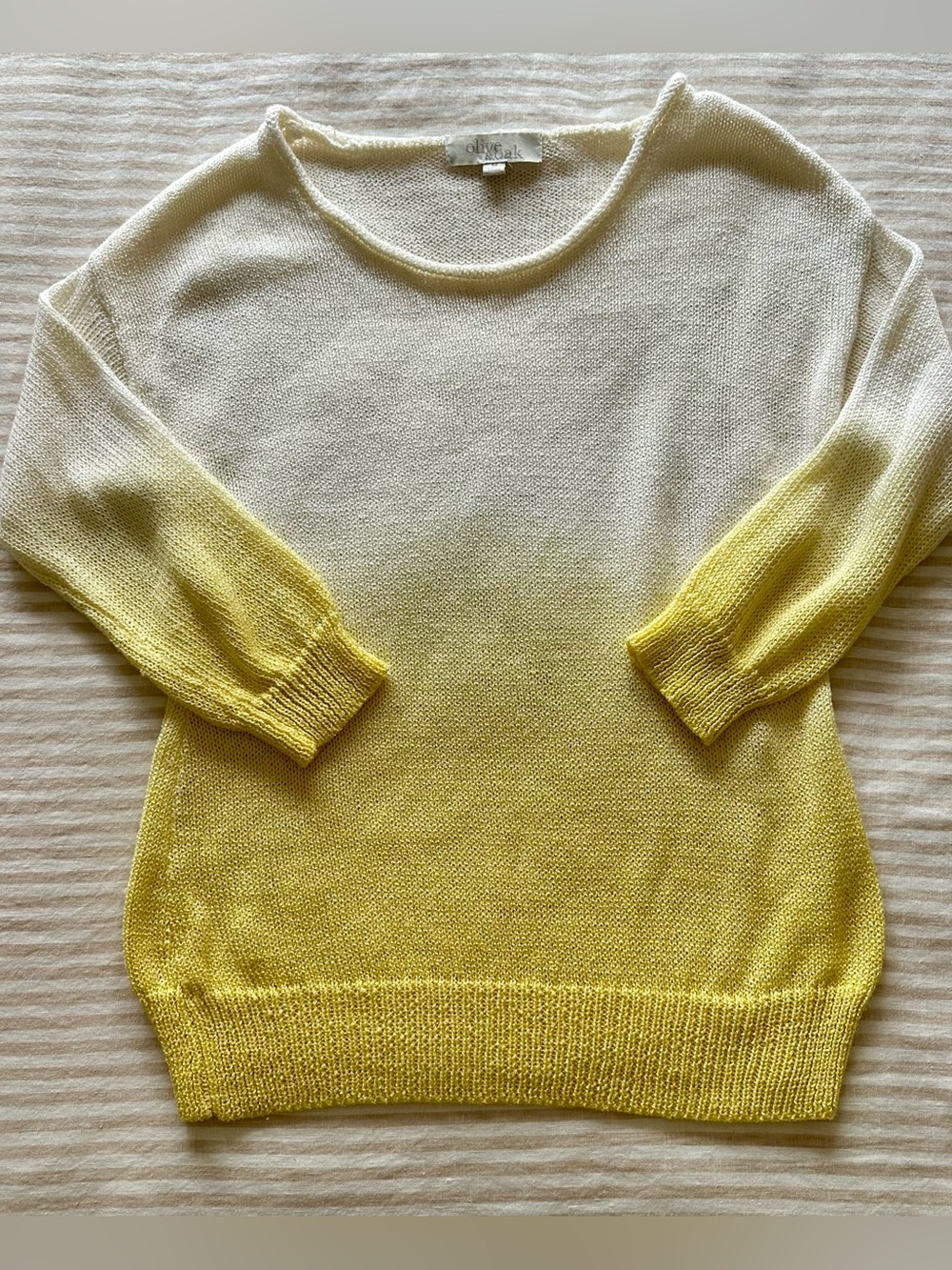 olive & oak loose knit acrylic/nylon white & yellow ombré sweater / sz med